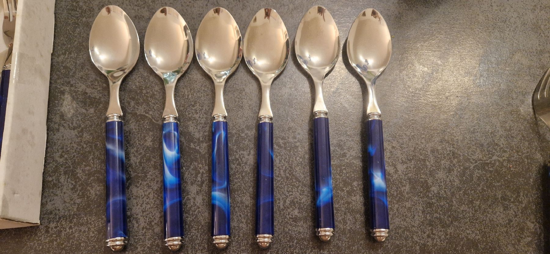 Couverts: Besteck Set 24-teilig Blau mit Marmor-Optik – D'occasion à Uerikon par IchBinEineBiene 1