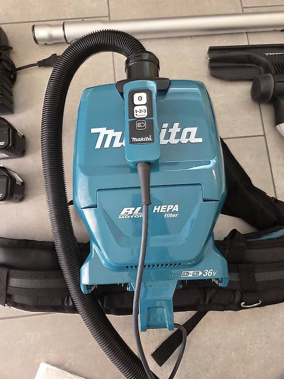 Aspirapolveri & Accessori: Makita Rucksackstaubsauger DVC261 – Usato da Bettlach venduto da paki84 1