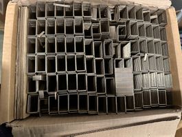 %10‘000 Heftklammern/ Staples, verbronzt