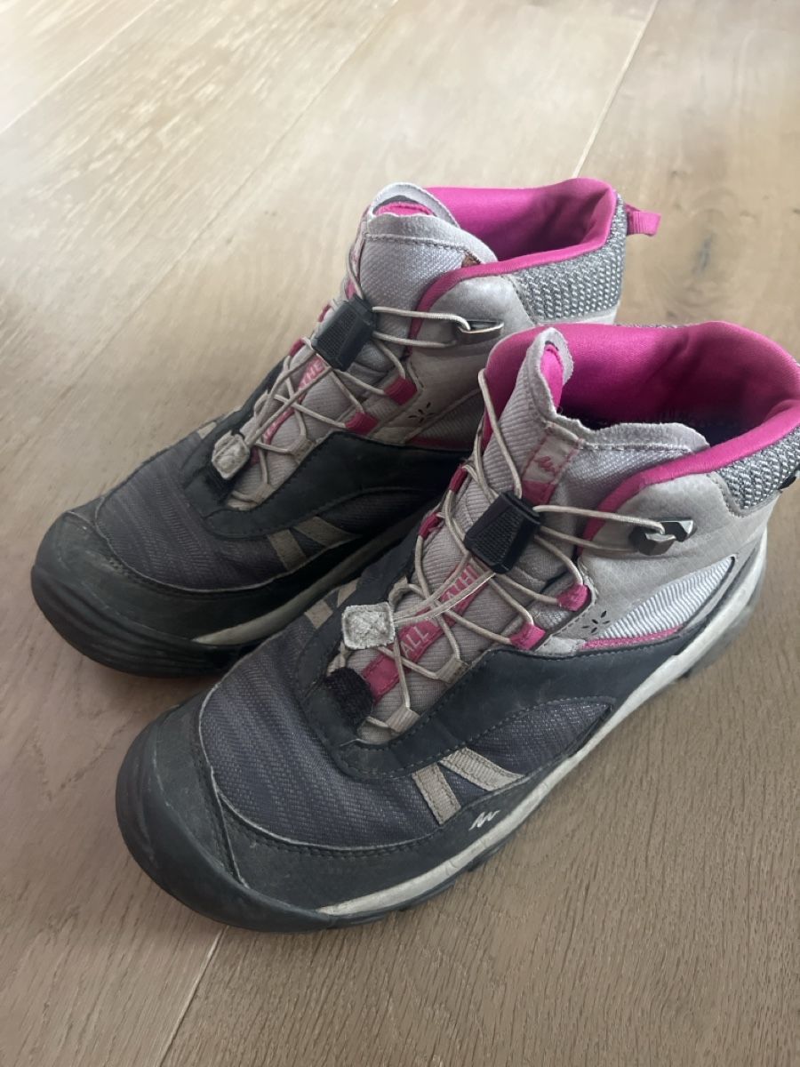 Schuhe für Mädchen: Wanderschuhe Mädchen Quechua, Grösse 36, Top Zustand! – Gebraucht aus Emmen von cocowalk
