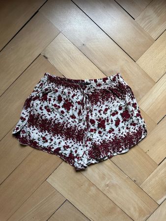 BRANDY MELVILLE - Shorts offweiss-rot geblümt S