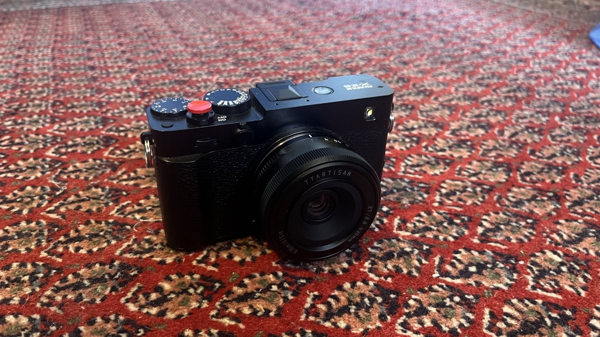 Fujifilm Fotocamera: Fujifilm X-E5 inkl. Zubehör – Usato da Derendingen venduto da rob_wdn7 1
