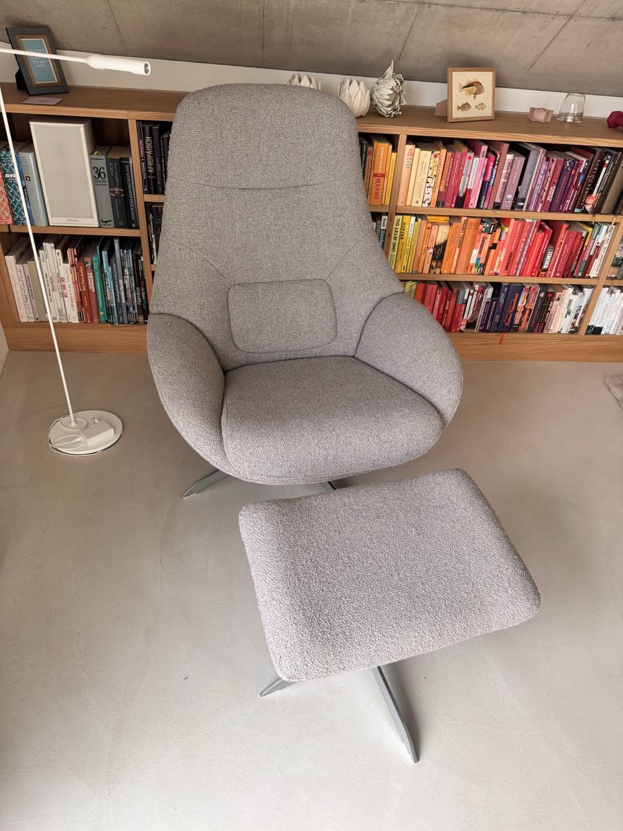 Bolia Poltrone: Sessel Saga von Bolia mit Hocker – Usato da Egg b. Zürich venduto da Kompass03