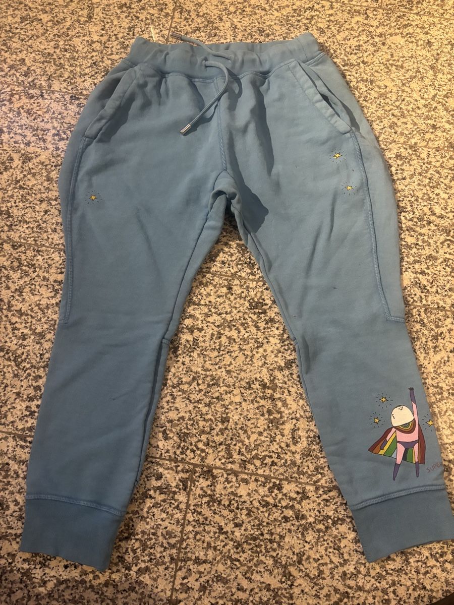 Dsquared2 Lotti di vestiti: Coole Jogginghose mit Oberteil – Usato da Kilchberg ZH venduto da Olimanna