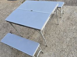 Campingtisch Klappbar mit Sitzbänken gebraucht Zustand