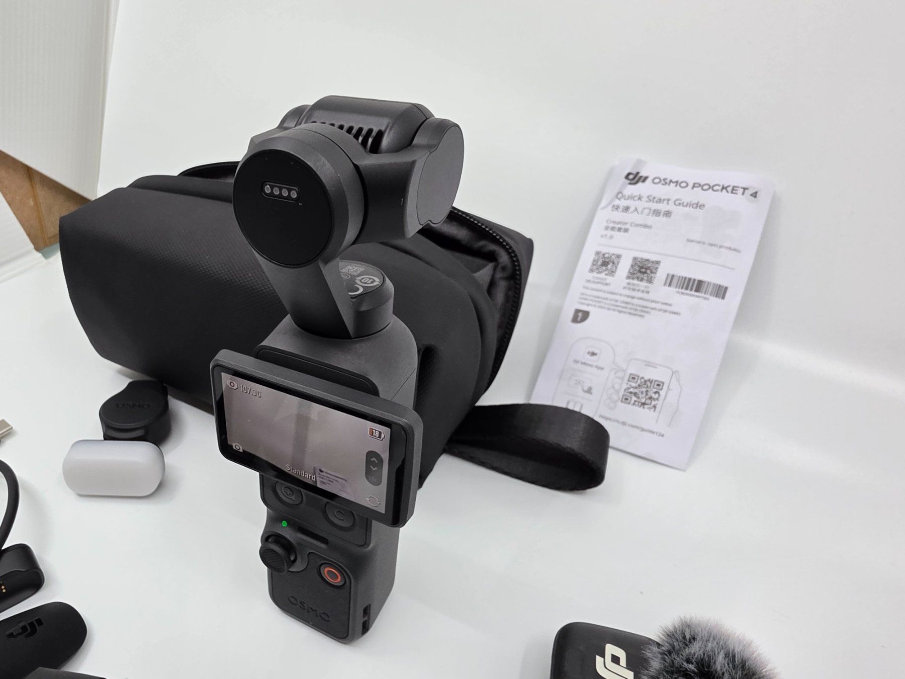 DJI Camcorder: DJI Osmo Pocket 4 Creator Combo – Gebraucht aus Ostermundigen von filewv 8
