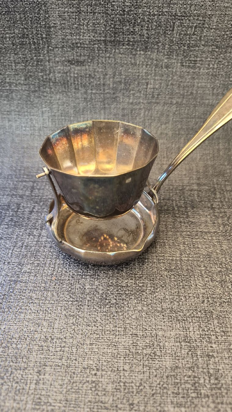 Set di piatti: Teeliebhaber Tee-Ei mit Löffel und Ständer versilbert alt – Usato da Titterten venduto da Neleh82 2