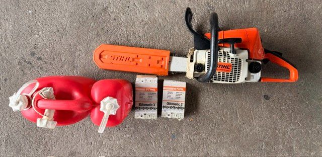 Stihl Scies: Kettensäge Stihl – D'occasion à Olten par allesmussweg67 1