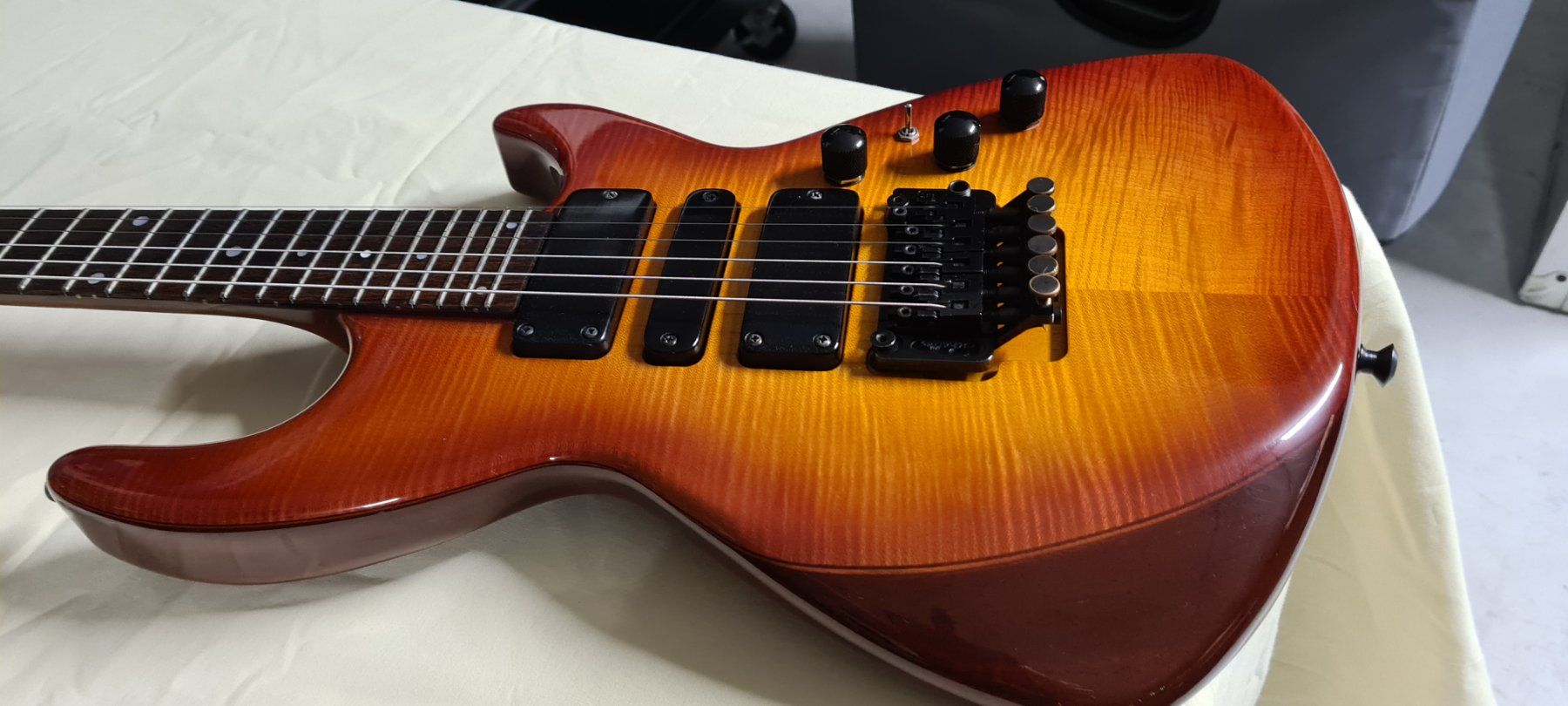 Strumenti musicali: E-Gitarre Cris Larkin ASAD RS – Usato da Wallisellen venduto da Roci1 2