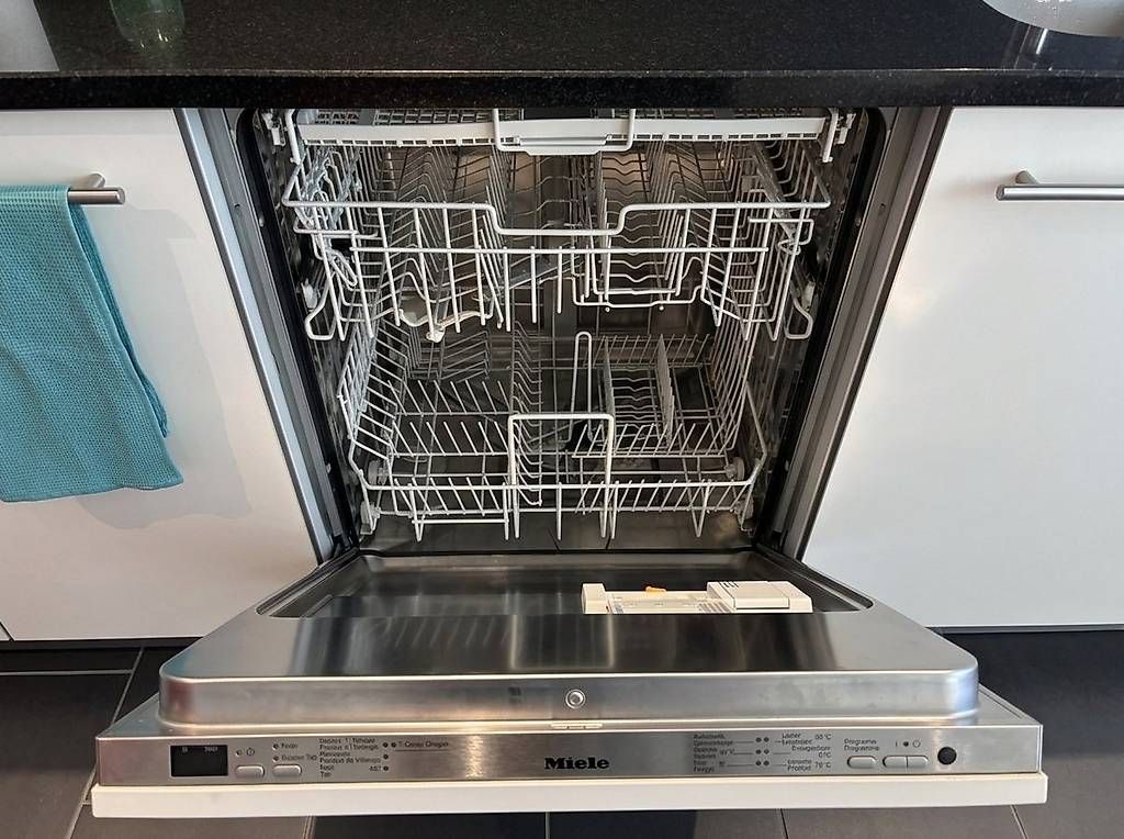 Cucine complete: Verkauf Einbauküche – Usato da Pfyn venduto da joe_6hkp 1