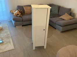 (Badezimmer-)Schrank