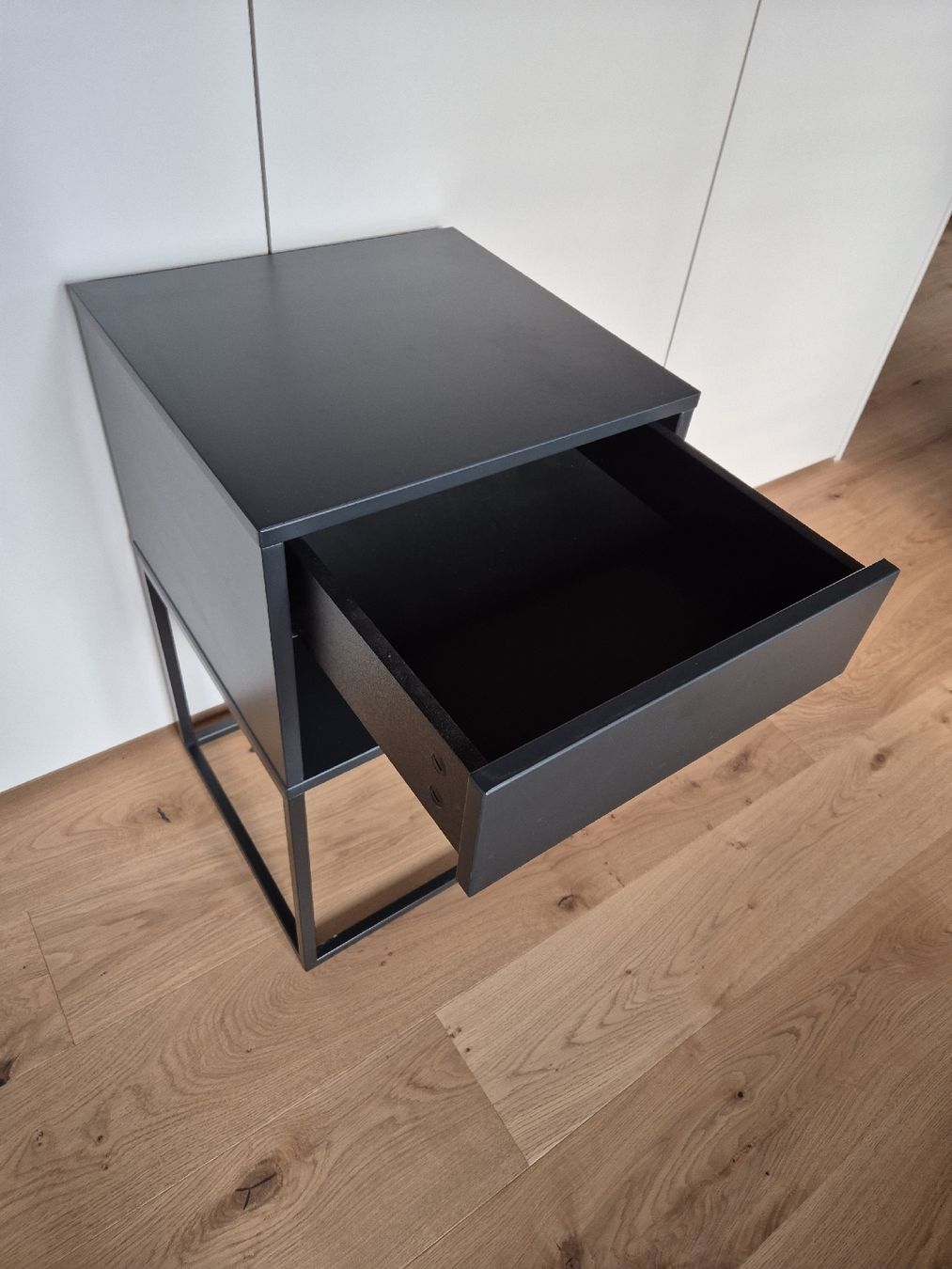 Comodini: Nachttisch Ikea Vikhammer – Usato da Ibach venduto da yan_zrchr 1