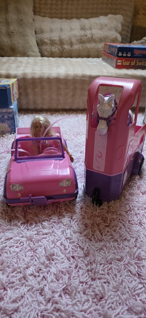 Giocattoli: Barbieauto mit Anhang, incl. Pferde – Nuovo (secondo la descrizione) da Aeschi SO venduto da trindade 4