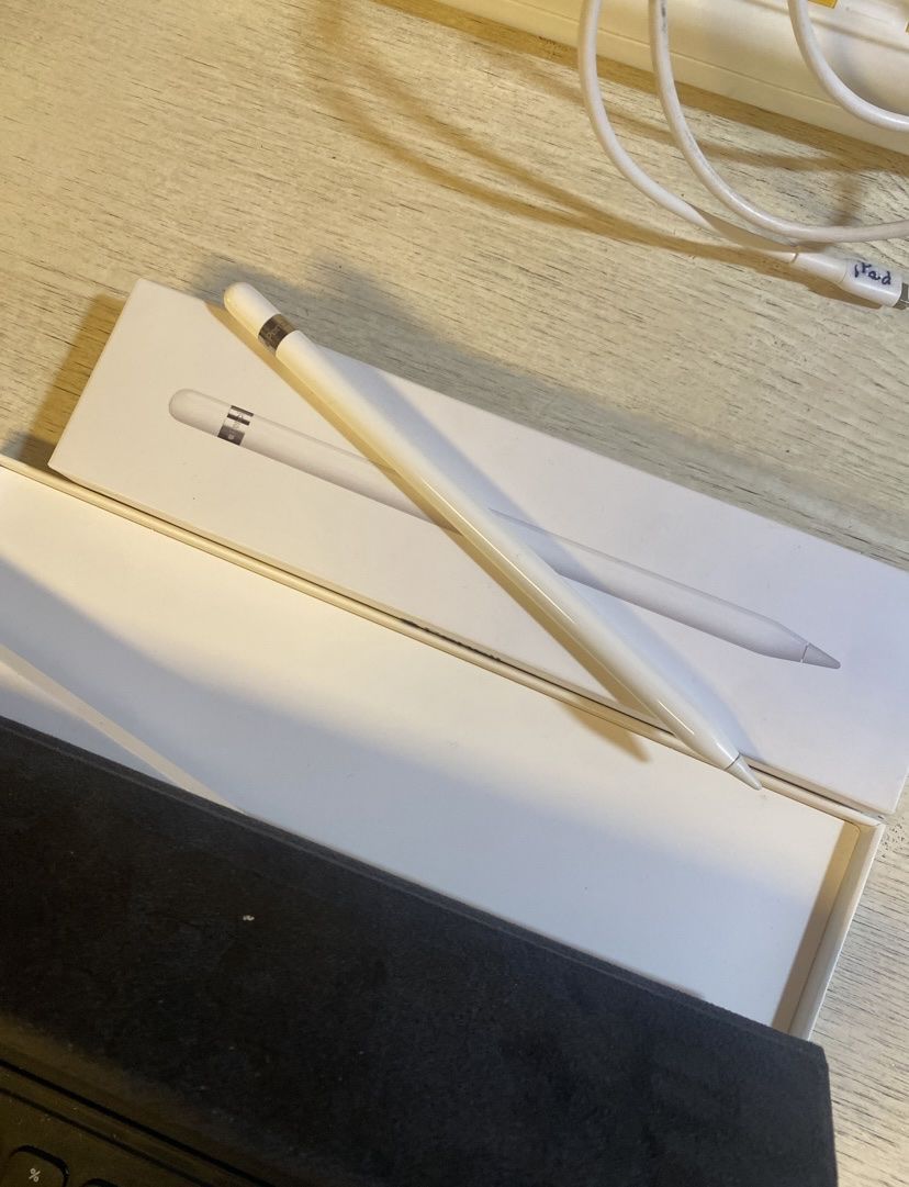 Apple Tastiere: Apple Smart Keyboard et Pencil – Nuovo e nell'imballaggio originale da Epalinges venduto da asia.picasso 1