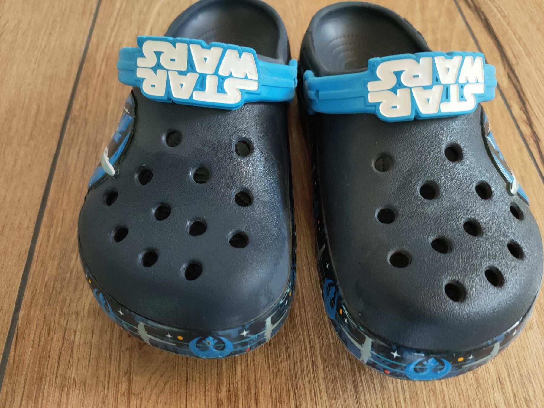 Crocs Chaussures garçon: Crocs Schuhe Junge Grösse J3 – D'occasion à Ins par variable 1