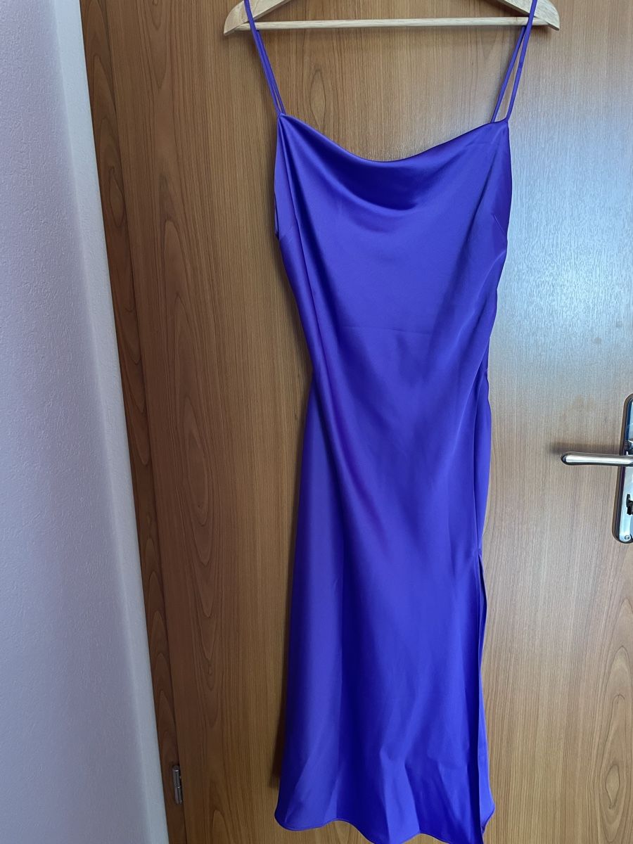 Morgan Vestiti: Satin Kleid von Morgan – Nuovo (secondo la descrizione) da Itingen venduto da roz_l6yc 1