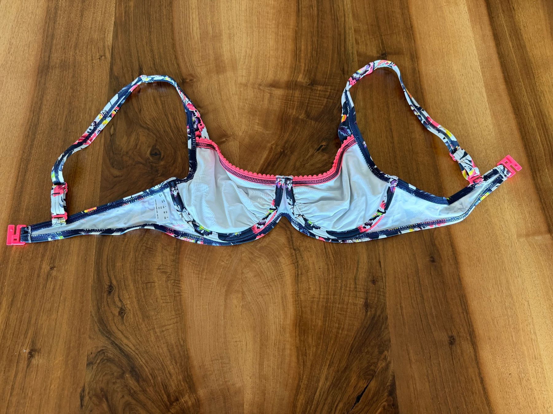 Esprit Badekleider & Bikinis: Bikini, Esprit, Oberteil Grösse 38B, Hose Grösse 40 – Gebraucht aus Haslen AI von s176 2