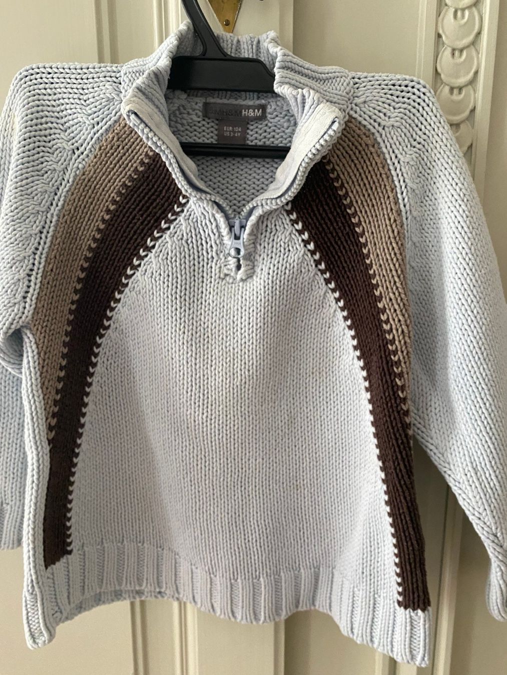 Lotti & Set di vestiti: Sporthose u. Baumwoll Pulli Gr 104 – Usato da Fribourg venduto da geraldine132 4