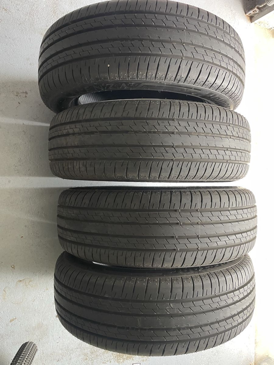 Bridgestone Pneus & Roues: Bridgestone Autoreifen – D'occasion à Frauenfeld par Jotnyi