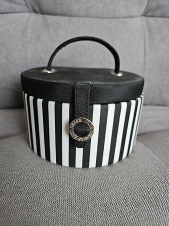 Thomas Sabo Schmuckkoffer gebraucht, zum Teil defekt