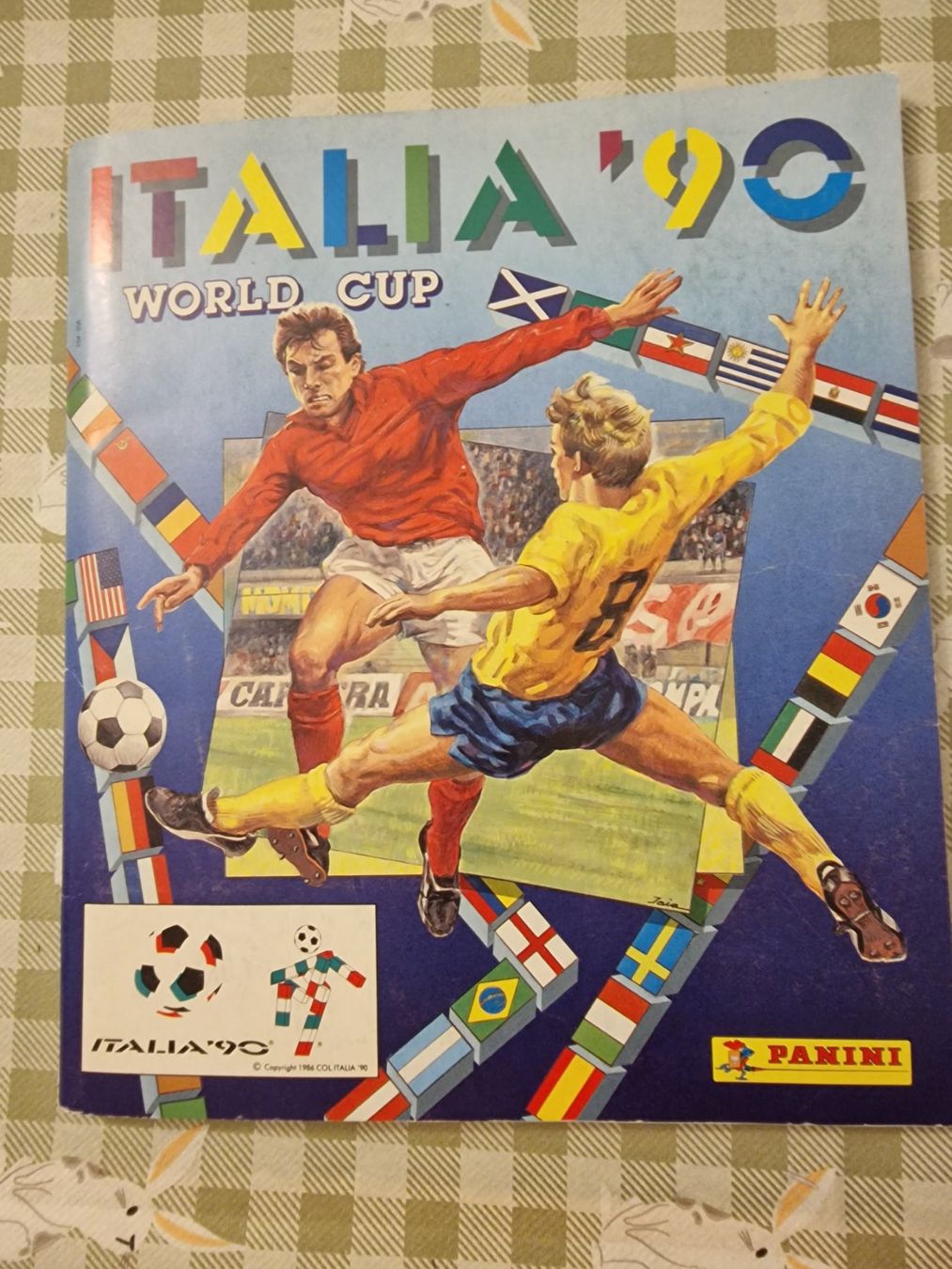 Panini Sammelbilder & Trading cards: Panini WM 1990 Album - schweizer Version – Gebraucht aus Adliswil von vendor123