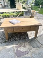 Salontisch mit Schublade Coutchtisch aus Altholz