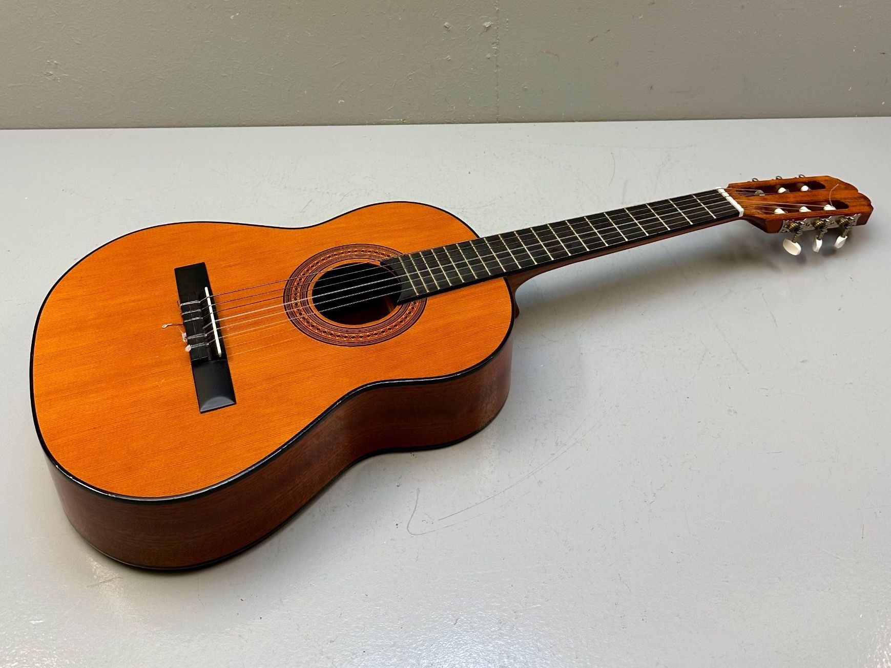 Strumenti musicali: GITARRE #3 AB 1.-!!! – Usato da Zürich venduto da NIKI777