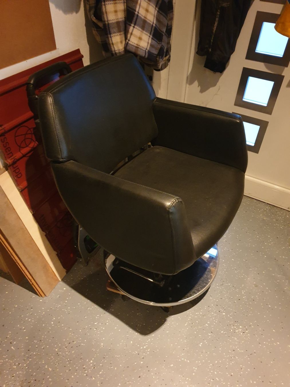 Sedie: Coiffeur Stuhl – Usato da Rickenbach LU venduto da trucker.s