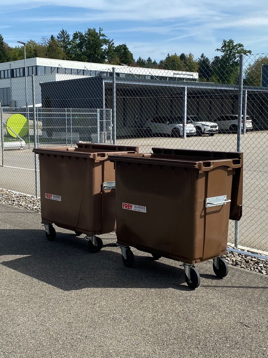 Altro per Ufficio & Commercio: Kunststoff Grosscontainer 770l / 2 Stück  – Usato da St. Erhard venduto da Dubi00 5