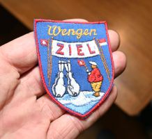 VINTAGE Badge WENGEN  nos ST. GALLER STICKEREI ziel