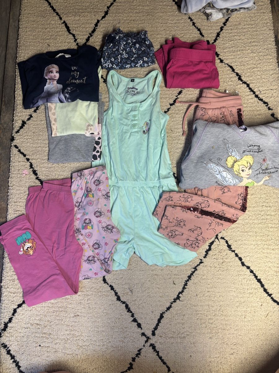 H&M Lotti & Set di vestiti: Mädchen Kleider Set Grösse 110/116 gut erhalten – Usato da Netstal venduto da ali_x5fx