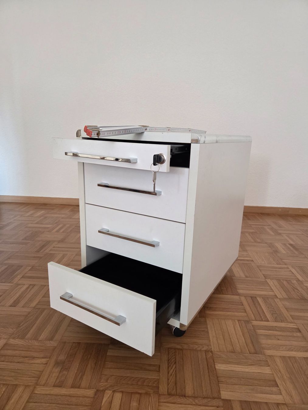 Banconi: Unterstellkorpus/Rollcontainer weiss – Usato da Zwillikon venduto da sil_9hxs 1