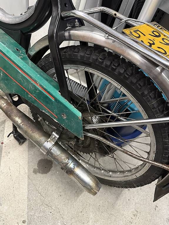 Cyclomoteurs: Belmondo – Défectueux à Thun par Pamilo 2