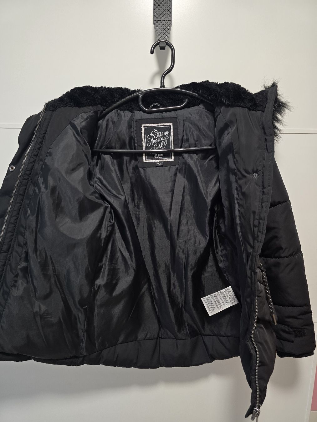 Vestes & Manteaux: Mädchen Winterjacke Gr.140 – D'occasion à St. Gallen par CAPYCORP 2