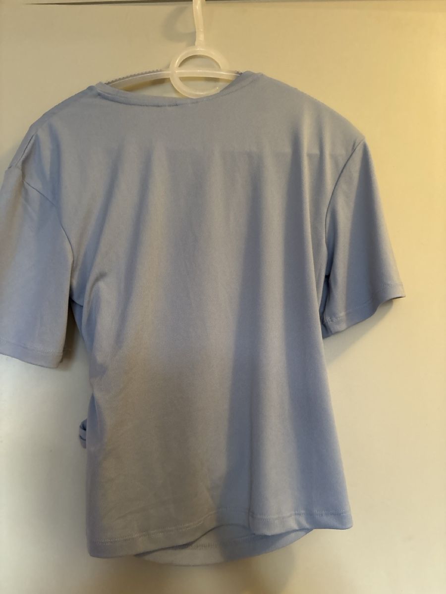 T-shirt: T-shirt H&M bleu clair, taille XS – Usato da Genève venduto da pet_sh52 2