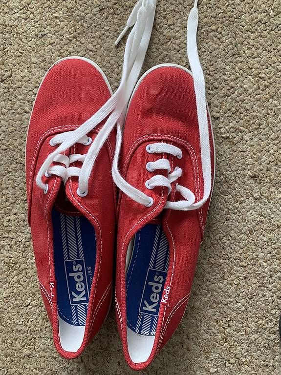 Scarpe da donna: Sommer Schuhe Stoff Keds rot – Usato da Heiden venduto da Baifeng