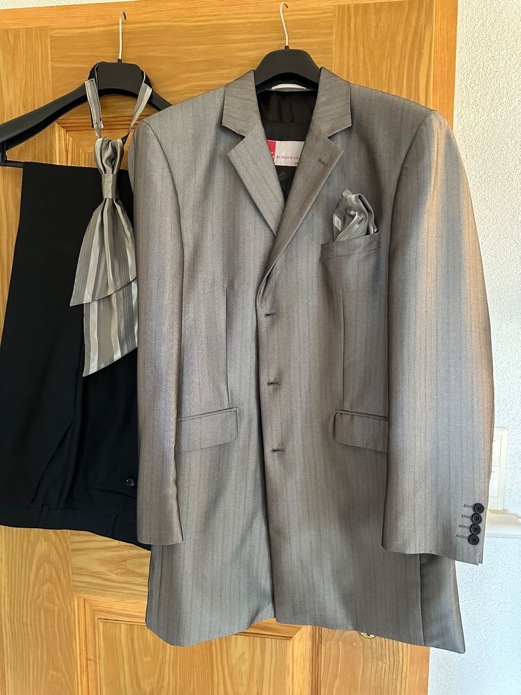 Anzüge: Anzug 4-Teilig, Grösse 52, Top Zustand – Gebraucht aus Bischofszell von Brummbaer5 2
