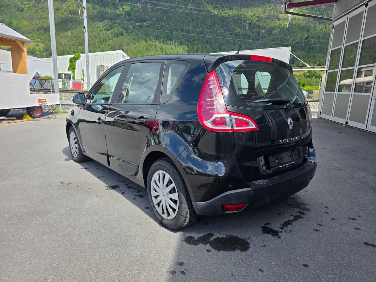 Renault Automobili: Ranault Senic 1.5 Dci – Usato da Domat Ems venduto da qen_7mfm 2