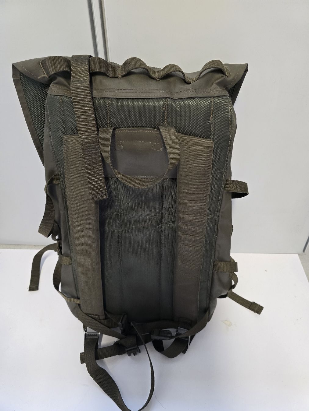 Schweizer Armee Zaini: Schweizer Militär- / Armee-Kampfrucksack Robust – Usato da Zofingen venduto da Loop_ReSale 3