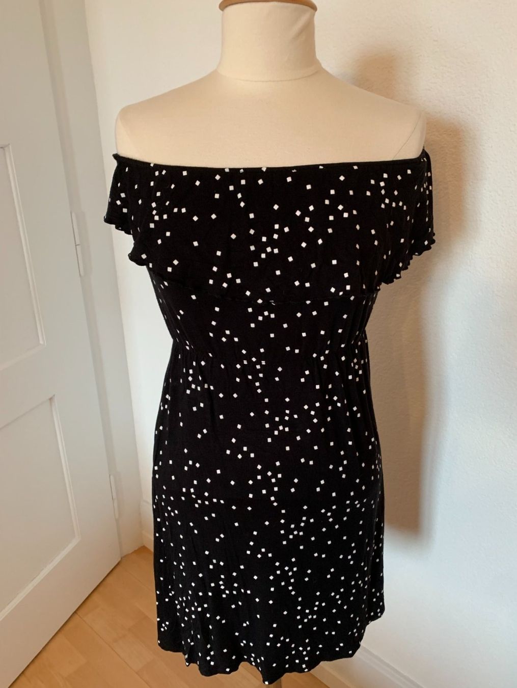 Vestiti: even&odd Kleid, Gr. M, Schwarz / Weiss – Usato da Worb venduto da farben20zauber
