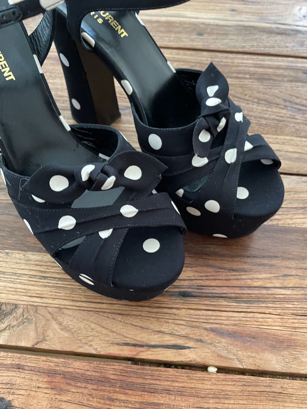 Saint Laurent Scarpe da donna: YVES SAINT LAURENT PLATEAU SANDALEN – Nuovo (secondo la descrizione) da Dübendorf venduto da TojaRose 1