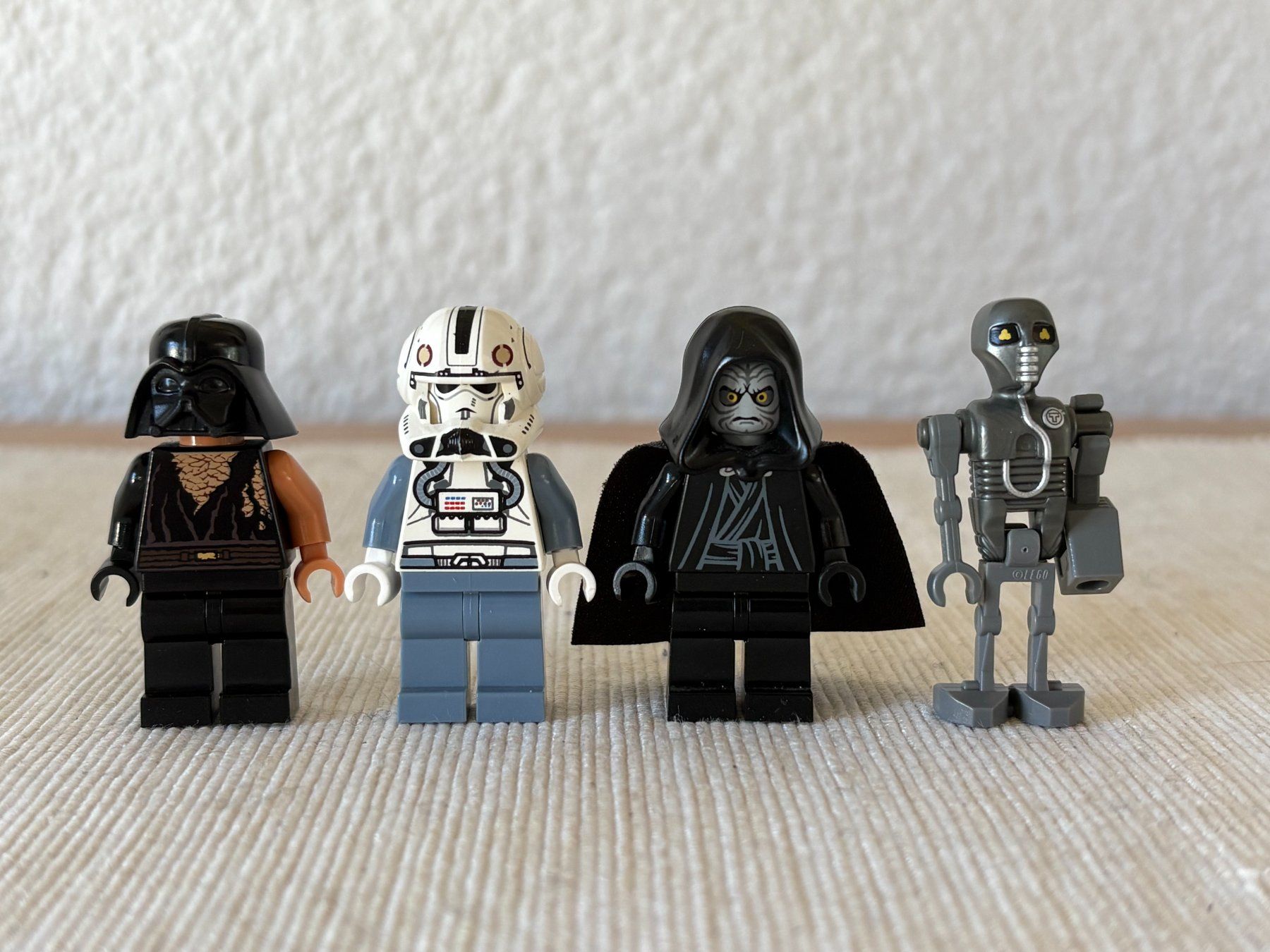 Lego Statuette: LEGO Star Wars 8096 Imperator Palpatines Shuttle – Usato da Nidau venduto da LEGOBrickMT 1