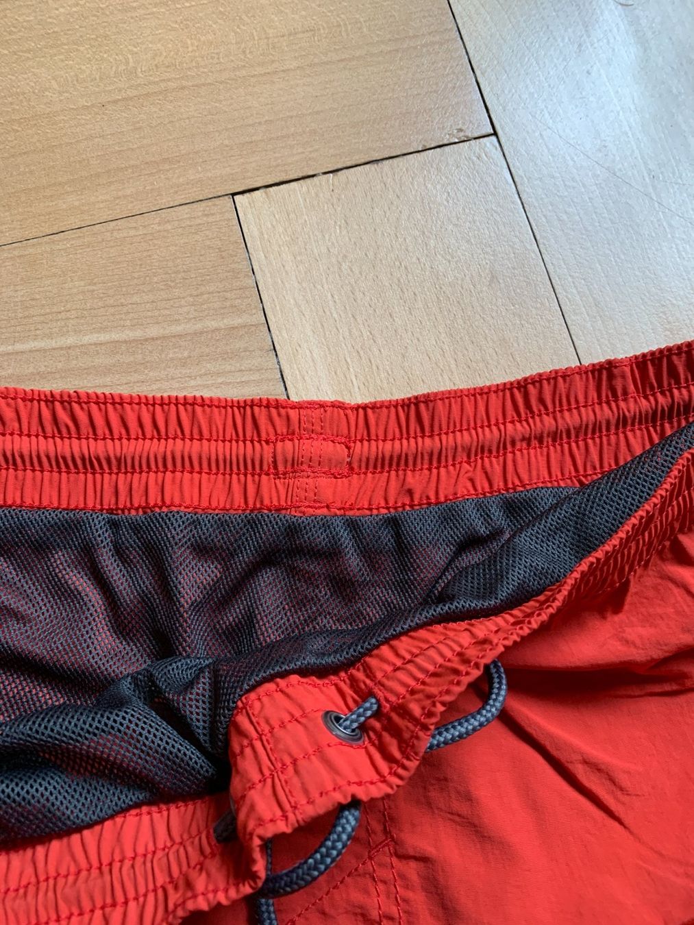 O'Neill Pantaloni: O'NEILL - Badehose rot L – Usato da Zürich venduto da Diazaio 1