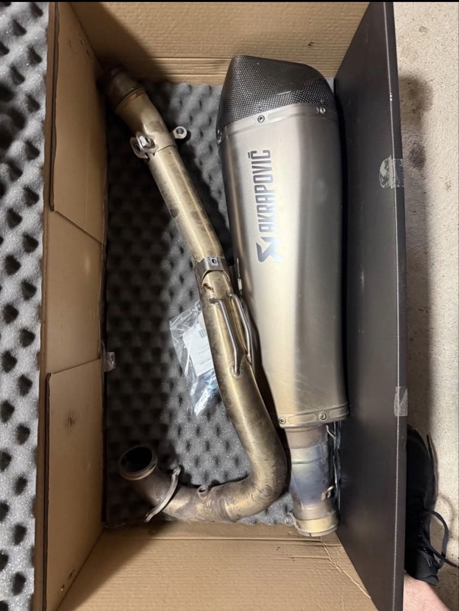 Sistemi di scarico: Akrapovic Komplett anlage  – Usato da Rupperswil venduto da and_st6n