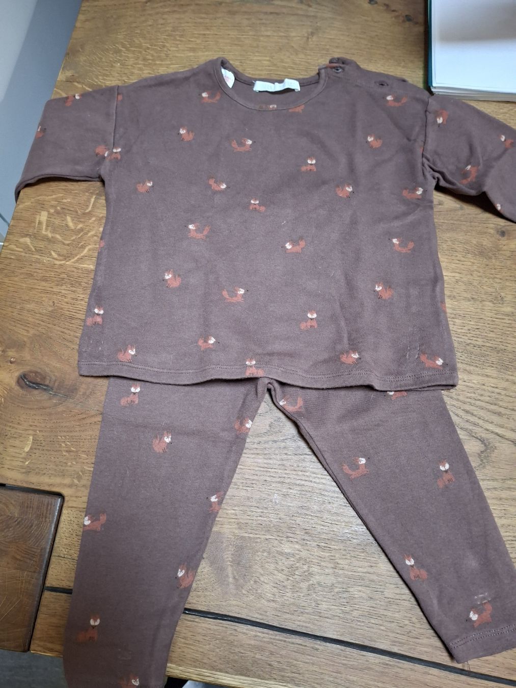 Zara Lotti di vestiti: Pullover e pantaloni Zara -taglia 86 – Usato da Broglio venduto da audina83