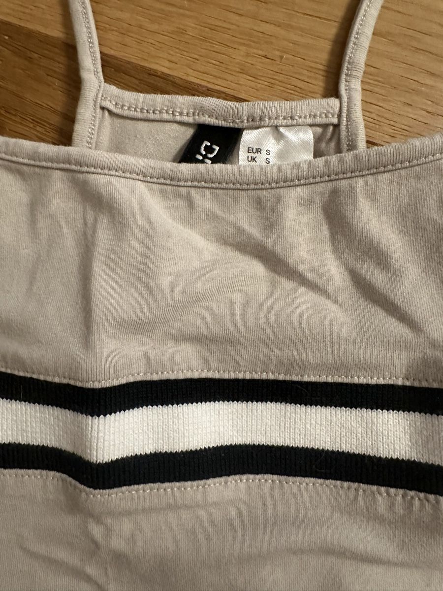 H&M Top: H&M Crop Top - S – Nuovo (secondo la descrizione) da Kerns venduto da liv_8rly 2