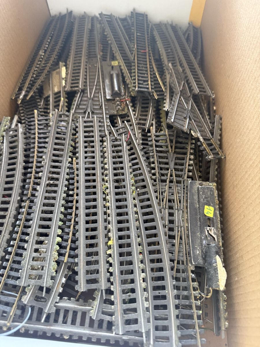 Giocattoli: Rails train jouets lot divers état d'usage variable – Usato da Tolochenaz venduto da adr_dj58 3