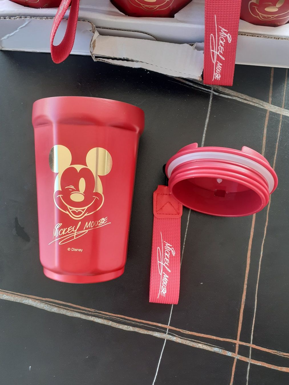 Disney Tazze: Mickey Mouse Disney Alubecher – Nuovo (secondo la descrizione) da Zürich venduto da Crocuda 2