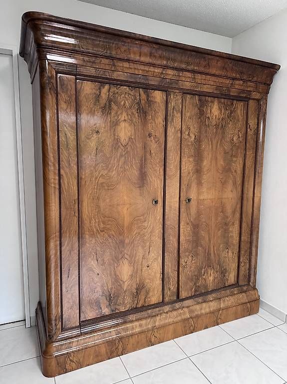 Armoires: Kleiderschrank – D'occasion à Zollikon par Joewei