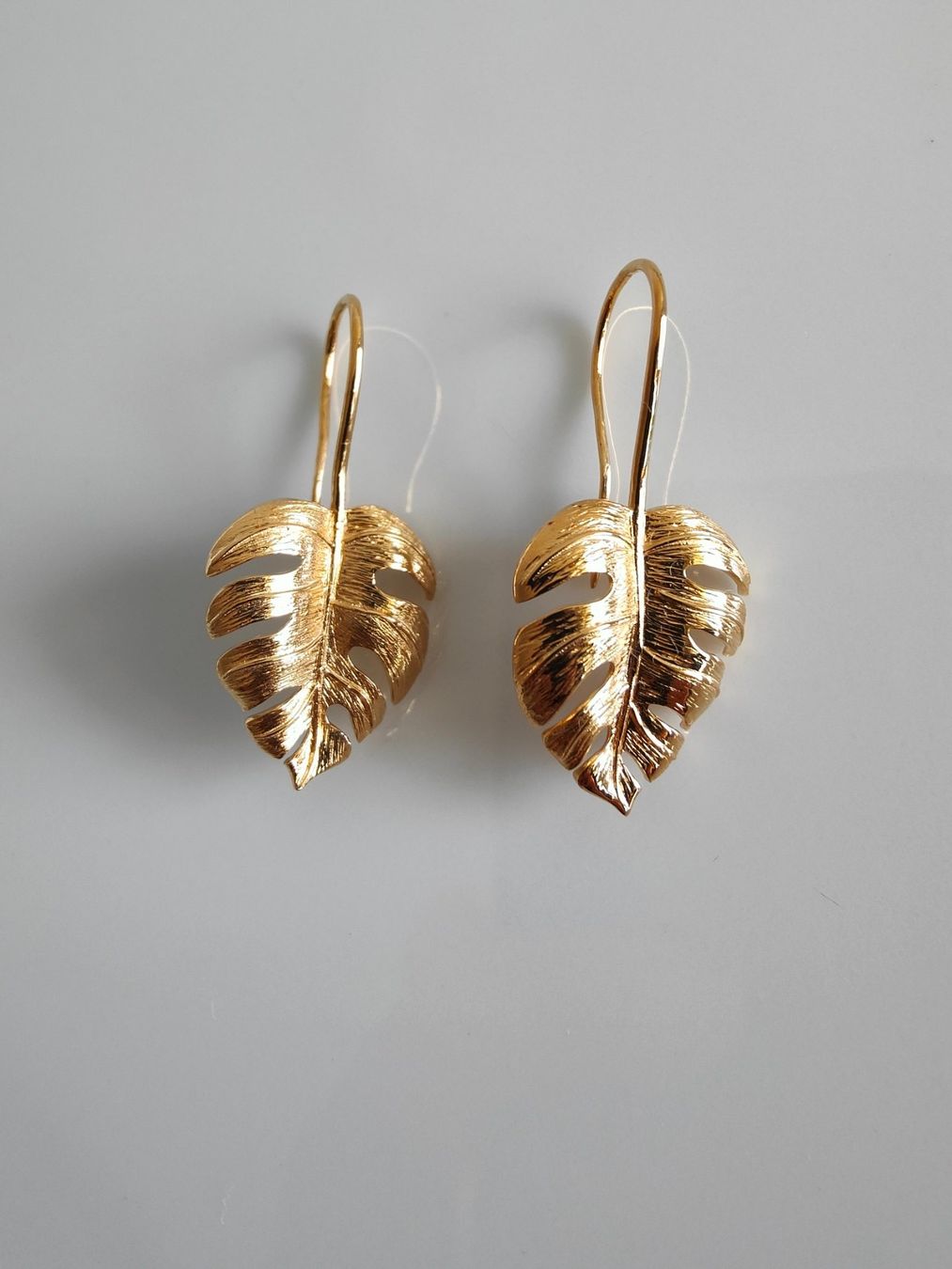 Orecchini pendenti & Orecchini a lobo: Ohrhänger in Blatt-Form, 18K Gold – Nuovo e nell'imballaggio originale da Rümlang venduto da 21f 5
